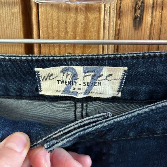 We The Free 27 Jeans Dark Wash Blue Denim High Rise Flare Button Zip Bellbottom - Picture 7 of 14